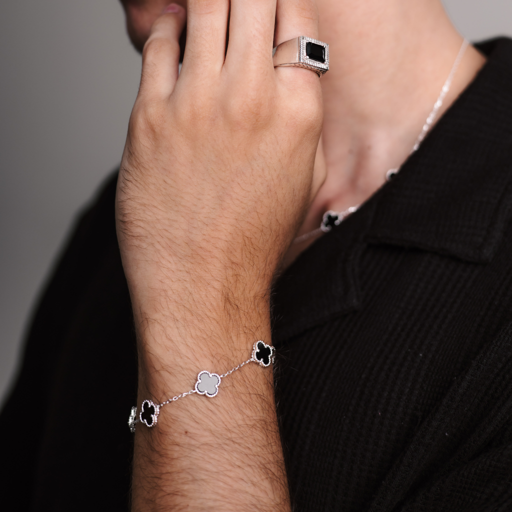 Pulseira em Prata 925 - 5 Trevos Ônix