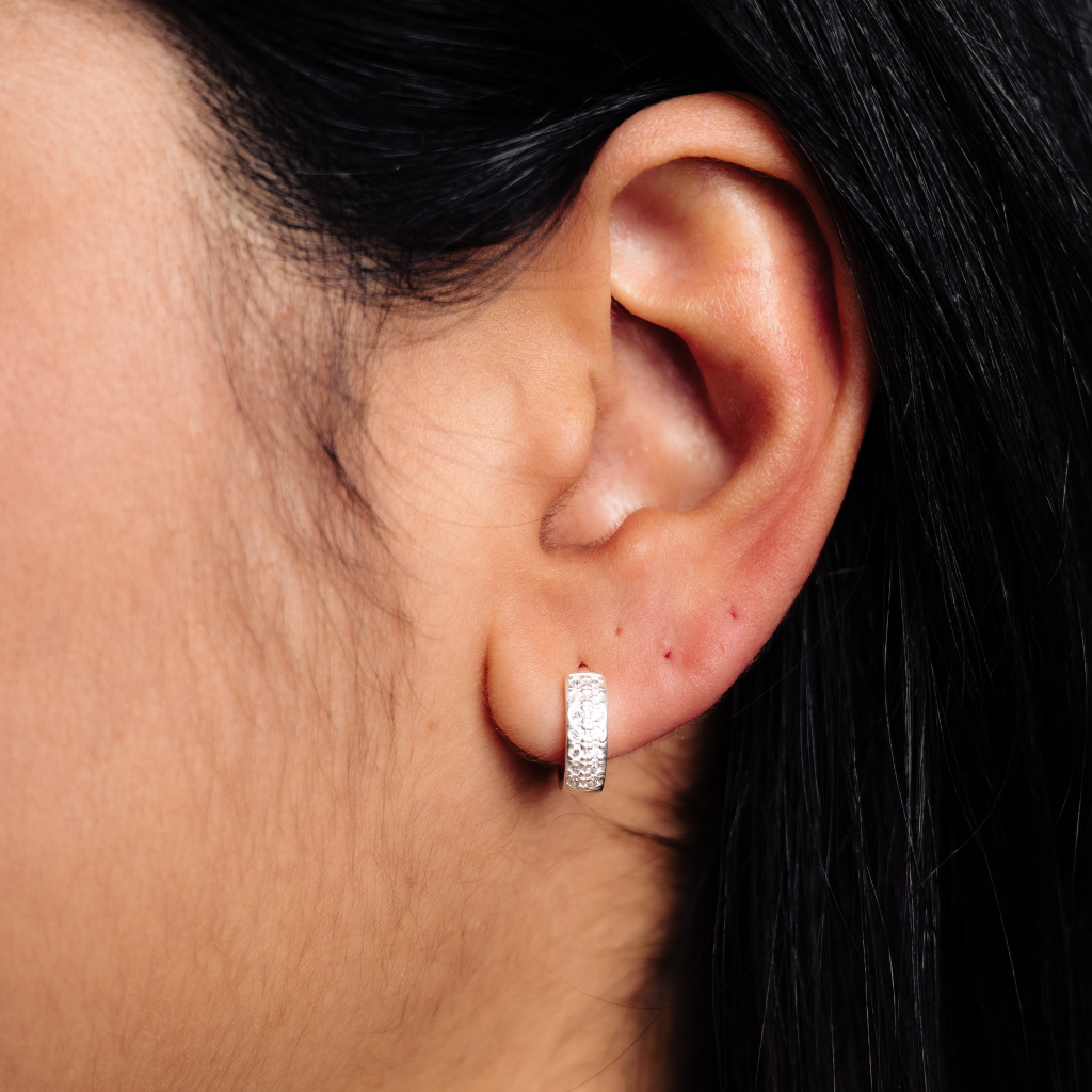 Argola Feminina em Prata - Quadrada 2 Fileiras