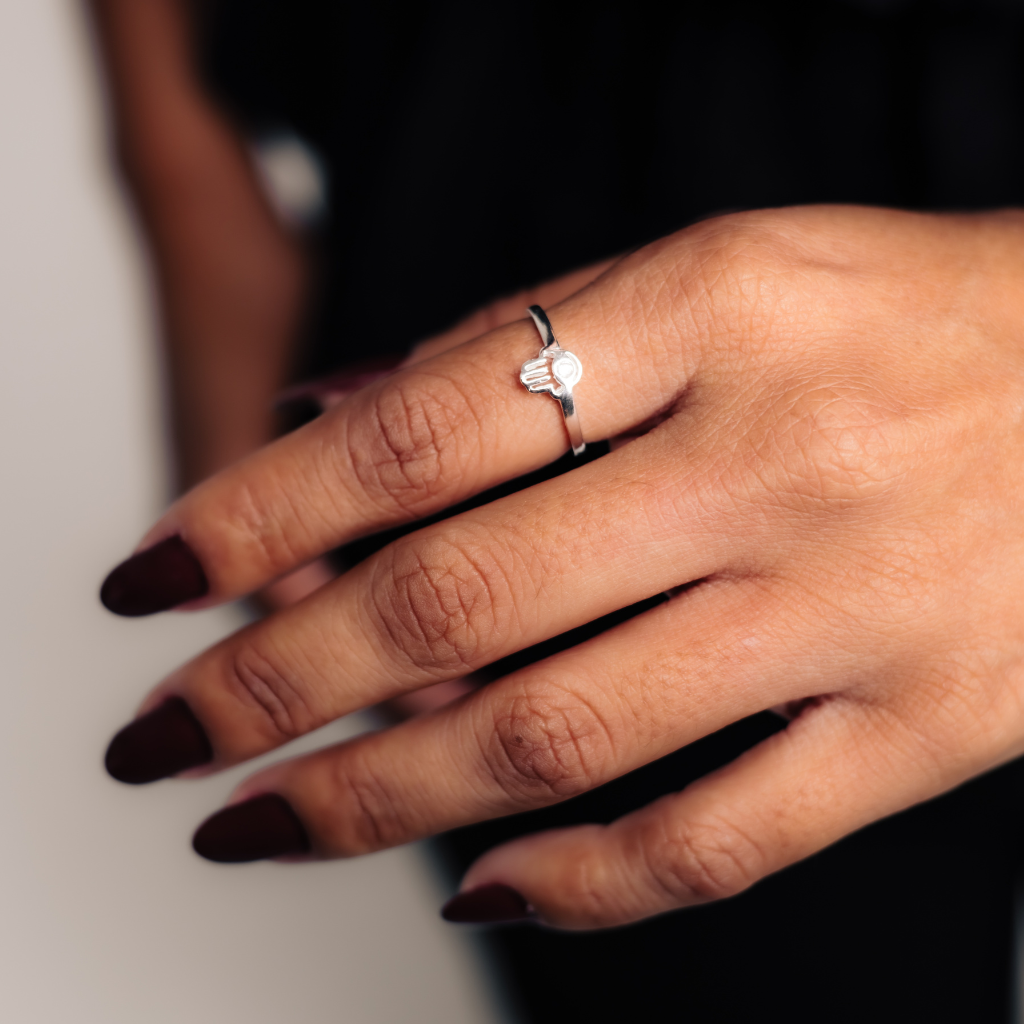 Anel Feminino em Prata - Mão de Fátima Ajustável