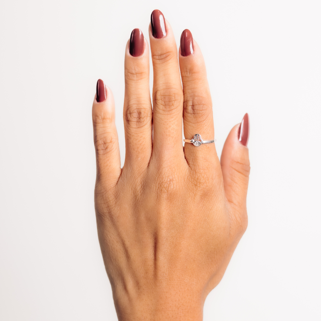 Anel Feminino em Prata - Mão de Fátima Ajustável