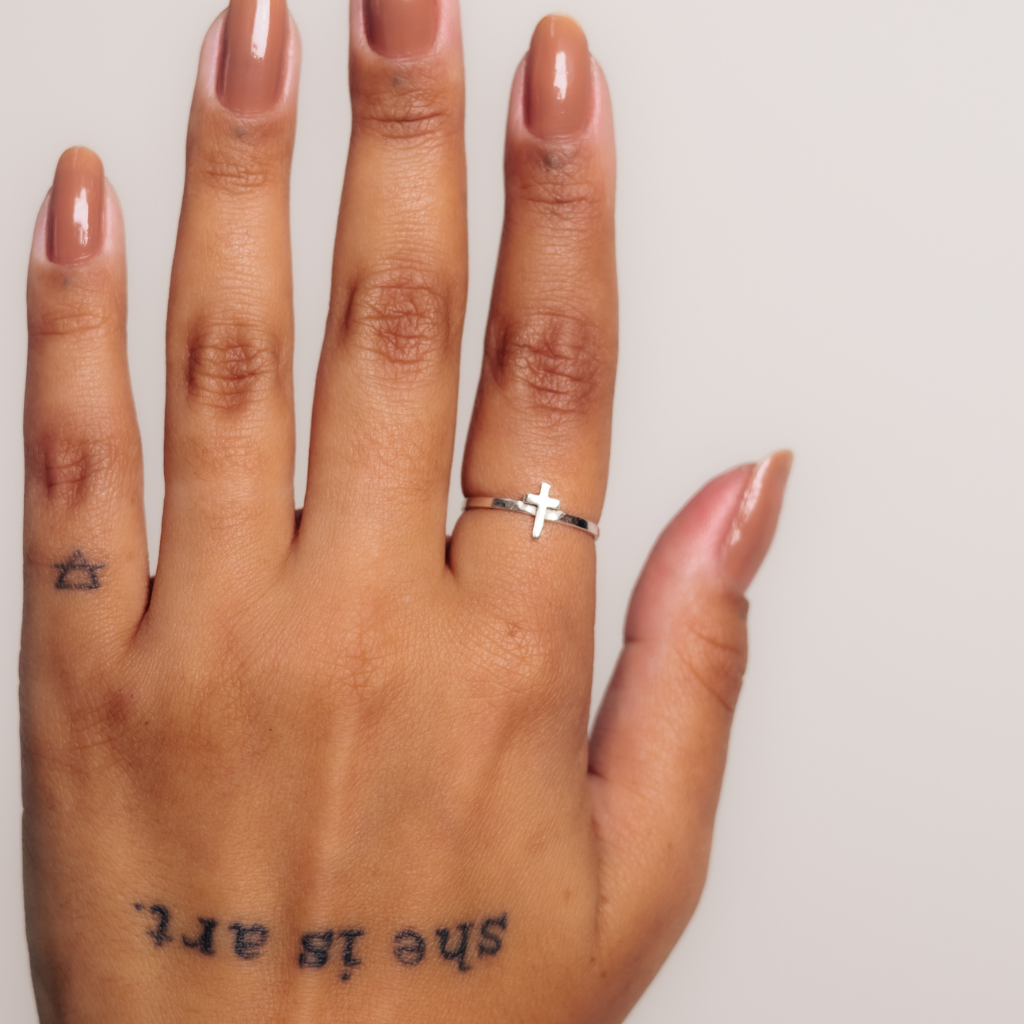 Anel Feminino em Prata - Cruz Lisa