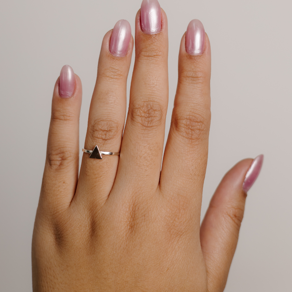 Anel Feminino em Prata - Triangulo Liso