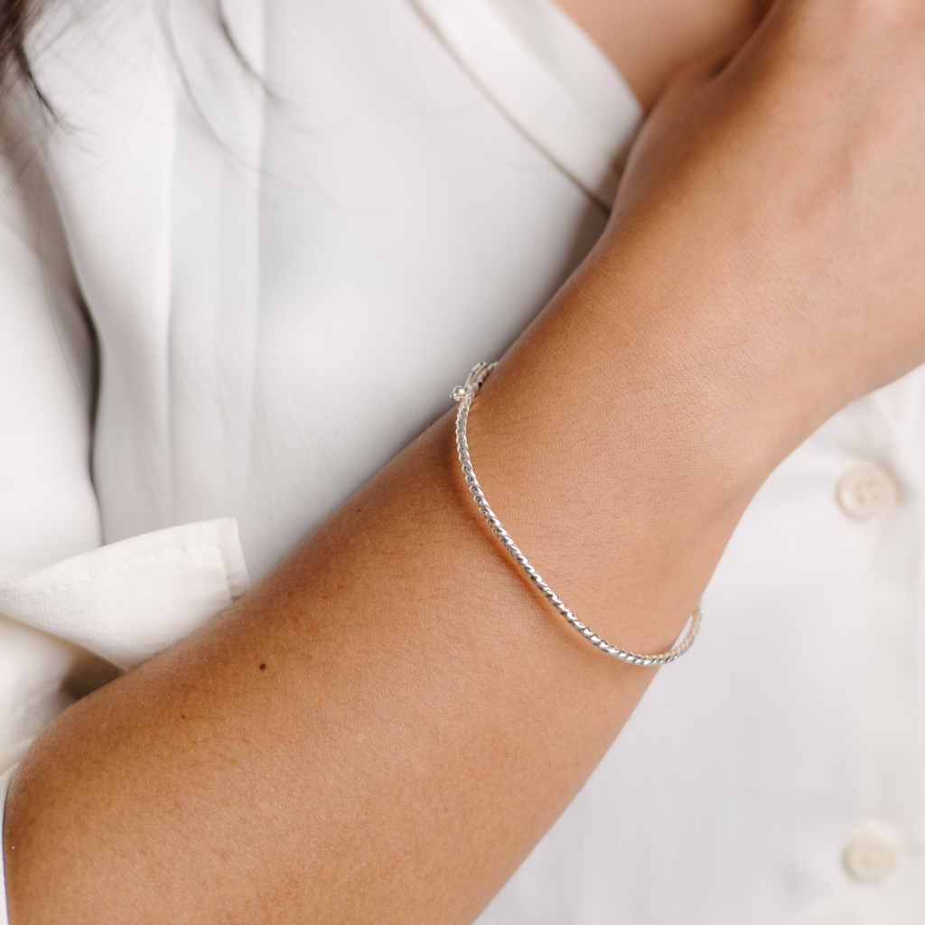 Bracelete Feminino em Prata - Fio Torcido