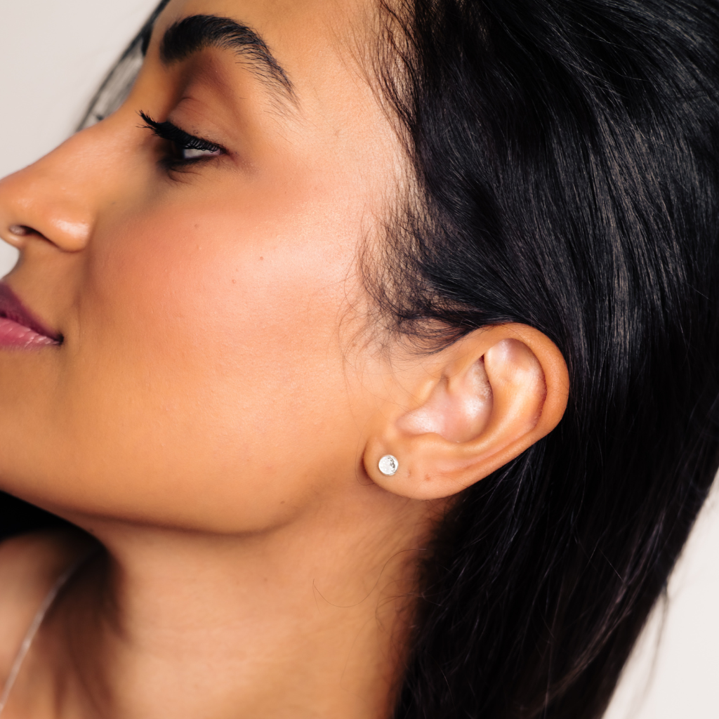 Brinco Feminino em Prata - Ponto de Luz 5mm