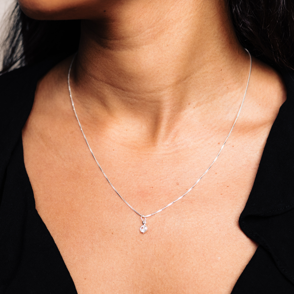 Colar Feminino em Prata - Ponto de Luz