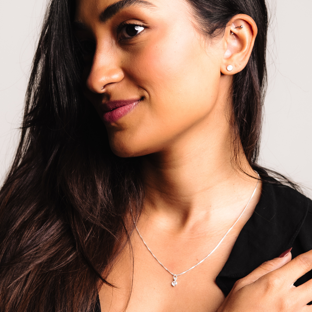 Colar Feminino em Prata - Ponto de Luz