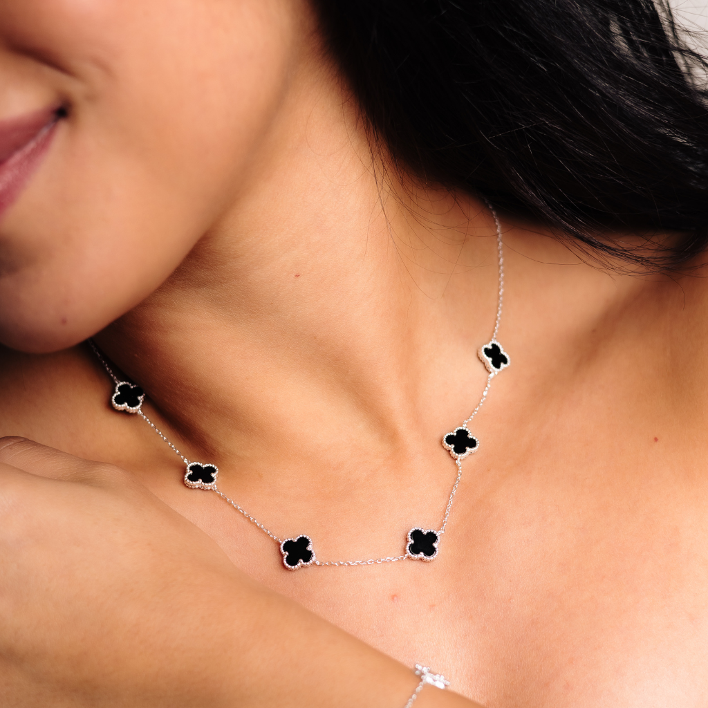 Colar Feminino em Prata - Trevo Ônix