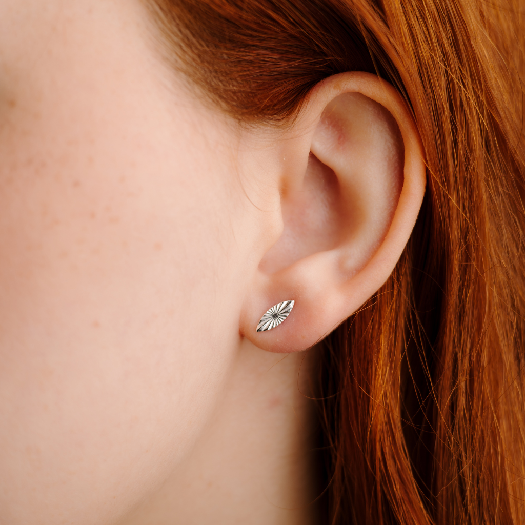 Brinco Feminino em Prata - Oval com Textura