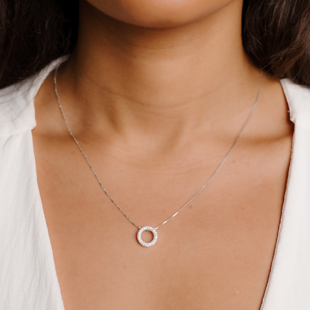 Colar Feminino em Prata - Circulo Cravejado