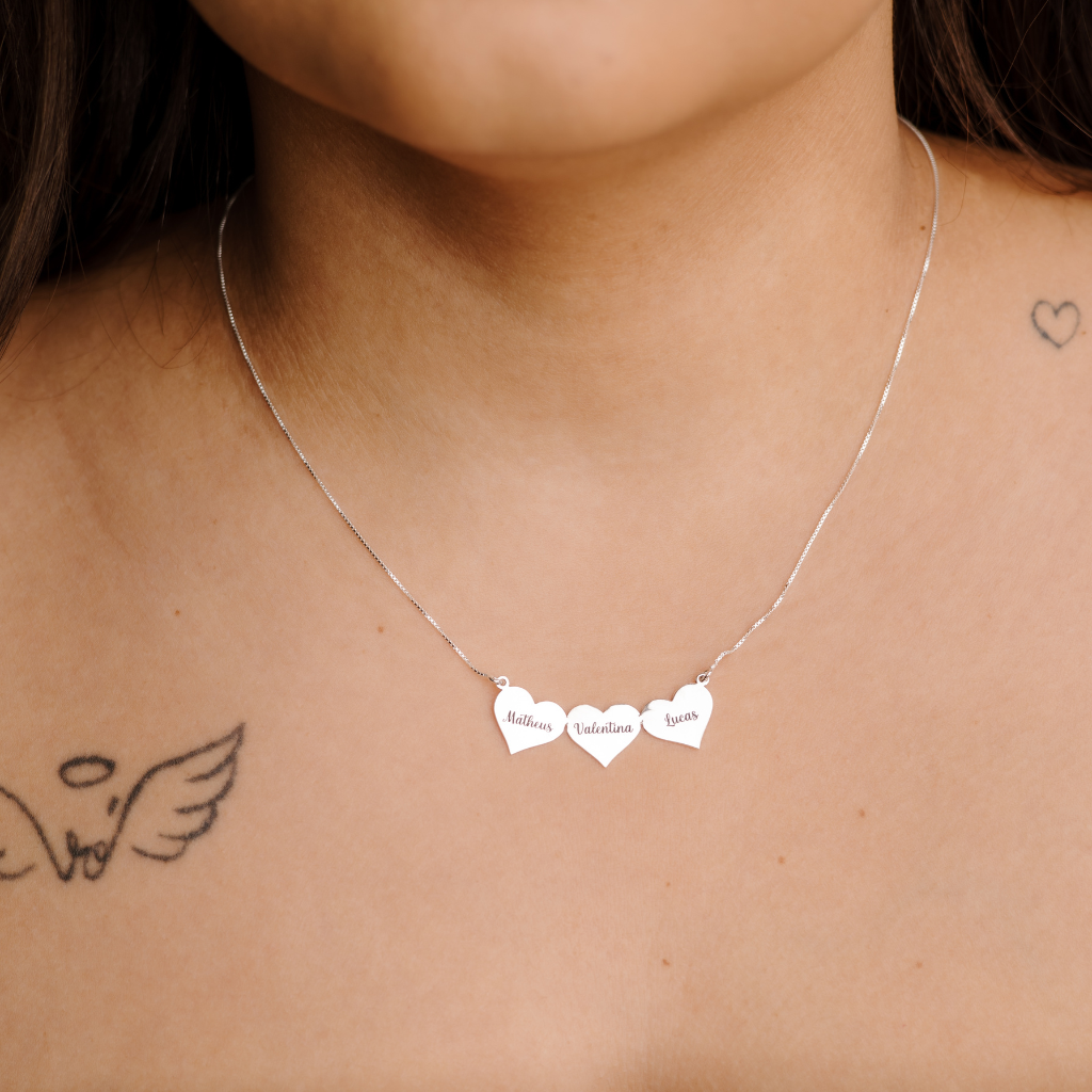 Colar Feminino em Prata - 3 Corações Personalizado