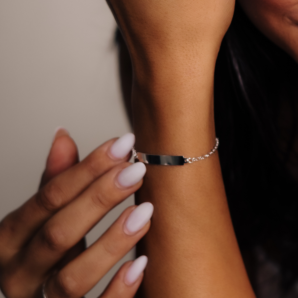 Pulseira Feminina em Prata - Placa Lisa