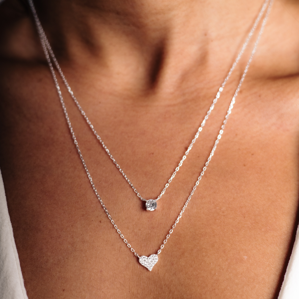 Colar Feminino em Prata - Duplo Ponto de Luz e Coração