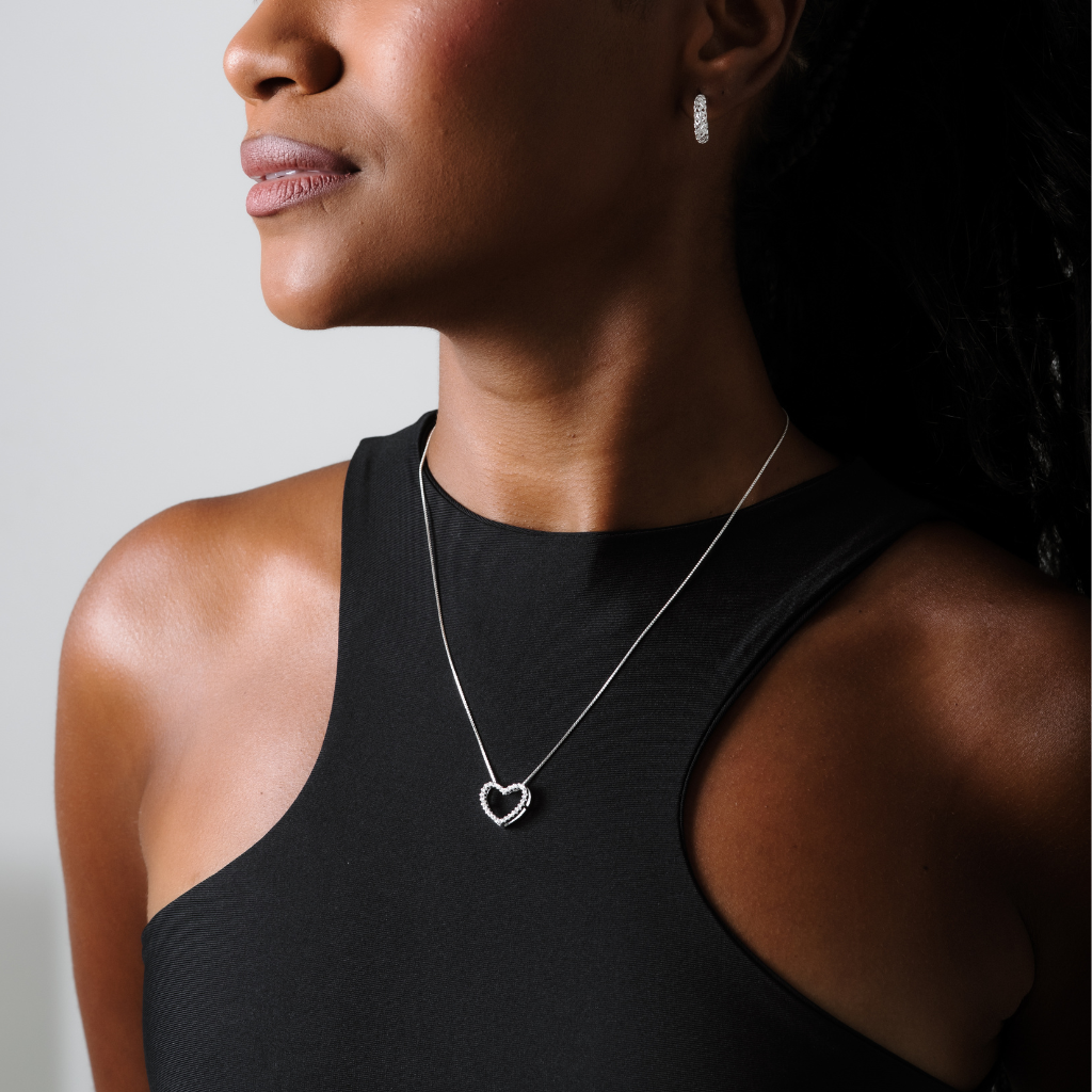 Colar Feminino em Prata - Coração Vazado