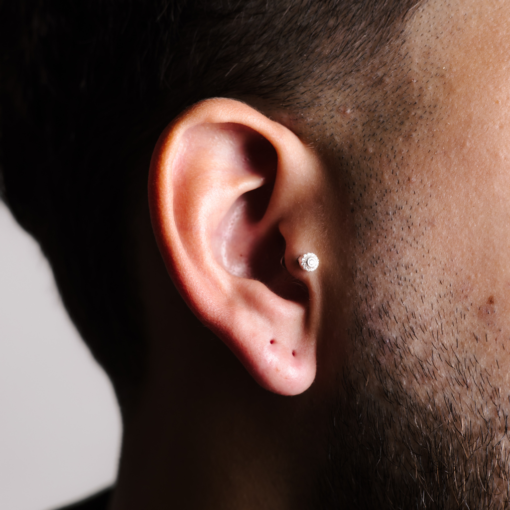 Piercing em Prata 925 - Ponto de Luz Cravejado