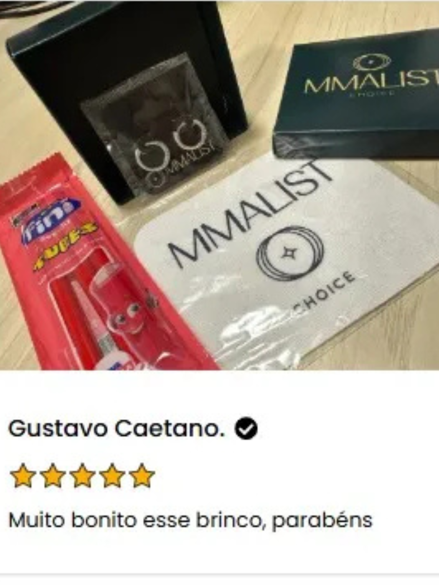 Cliente usando uma joia MMALIST