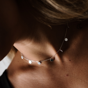 Choker Feminina em Prata - Medalhas Lisas