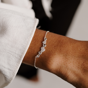 Pulseira Feminina em Prata - 6 Corações