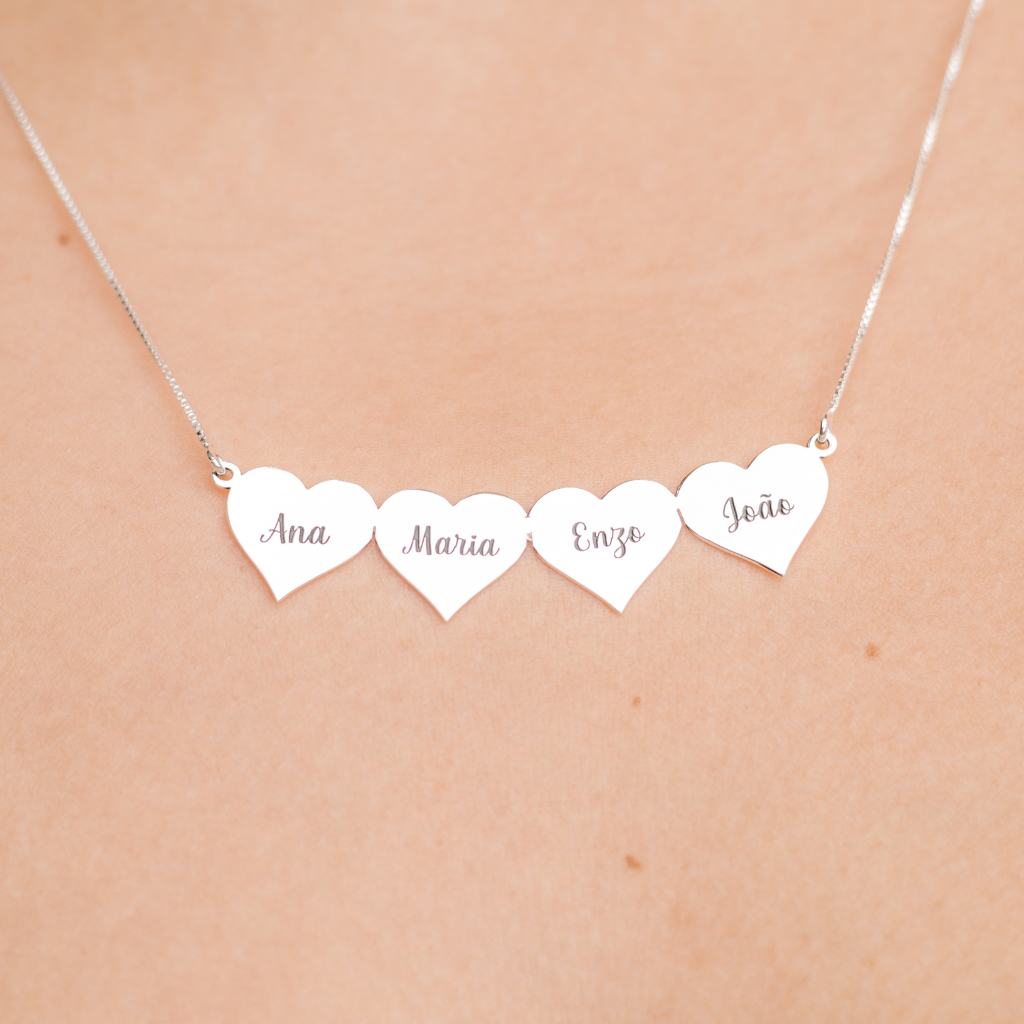 Colar Feminino em Prata - 4 Corações Personalizado