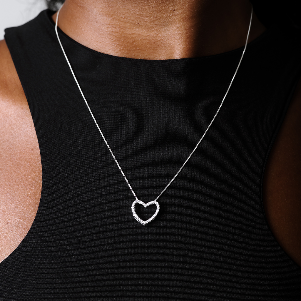 Colar Feminino em Prata - Coração Vazado