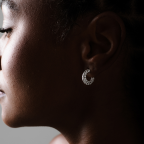 Brinco Feminino em Prata - Meia Argola