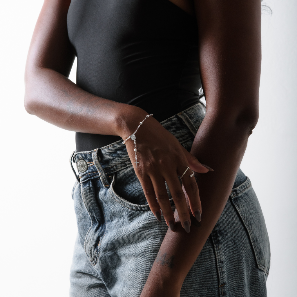 Anel Feminino em Prata - Ponto de Luz Regulável