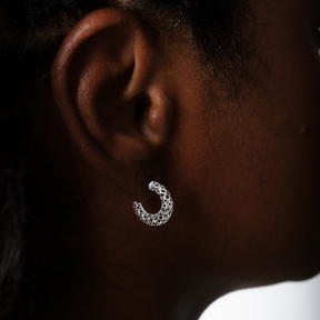 Brinco Feminino em Prata - Meia Argola