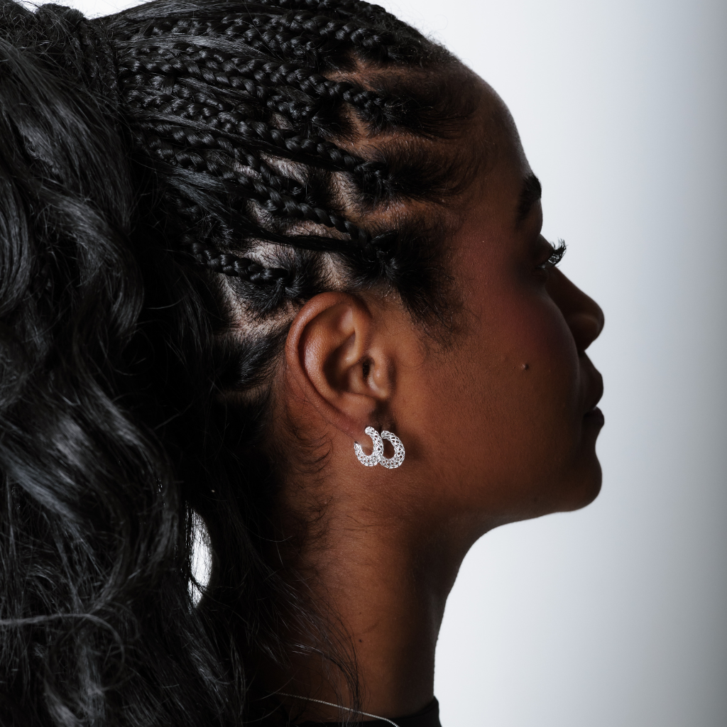 Brinco Feminino em Prata - Meia Argola