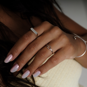 Anel Feminino em Prata - Coração Vazado