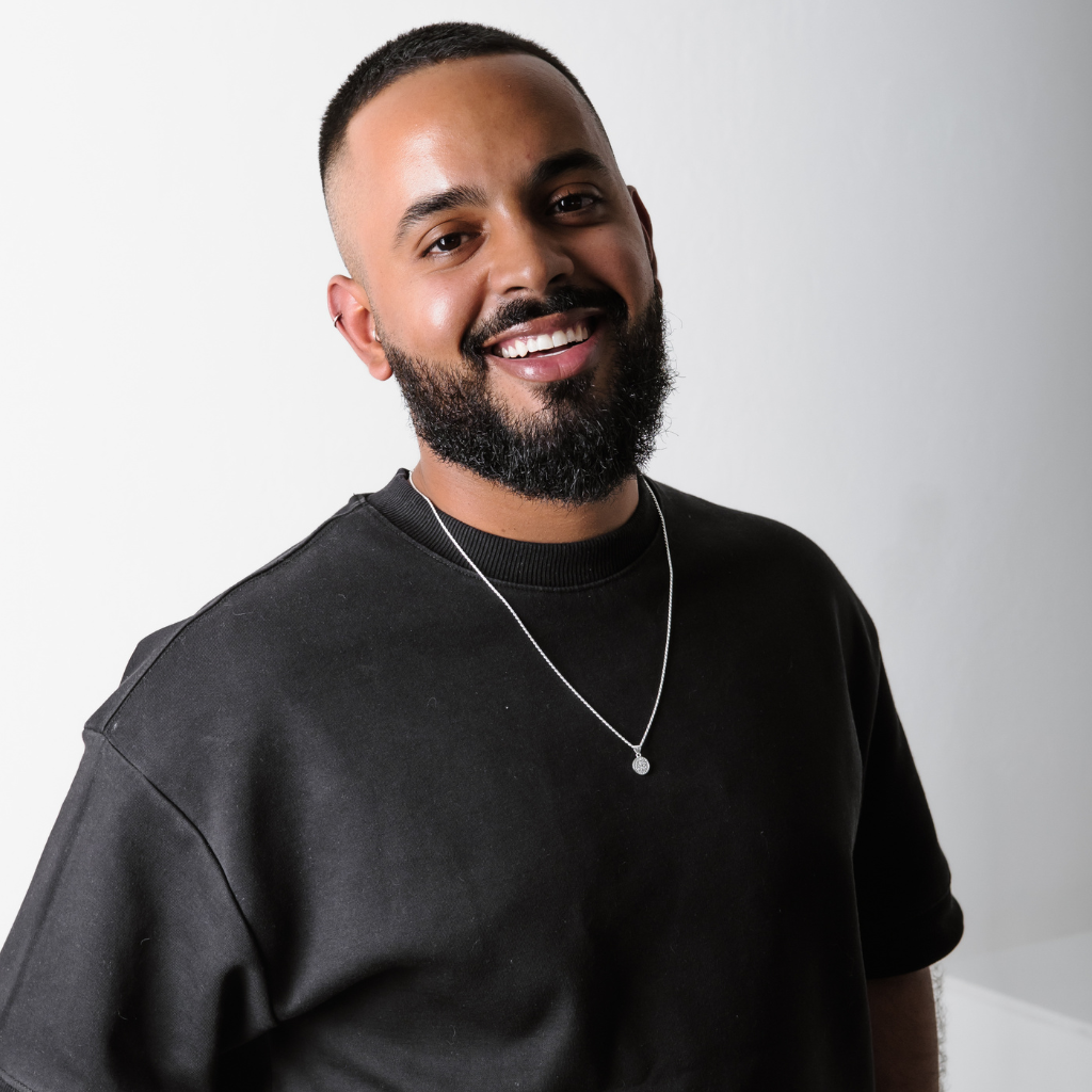 Colar em Prata 925 - Cordão Baiano com São Bento Cravejado