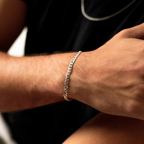 Pulseira Grumet em Prata 925 ideal para composições do dia a dia.